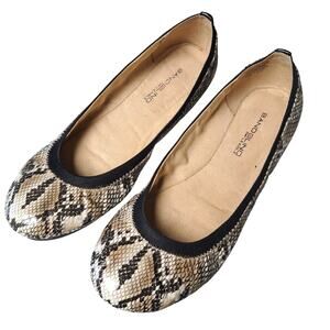Bandolino Snake Print Ballet Flats WOMENS SIZE 6.5M B Flexible Vegan Casual Shoe